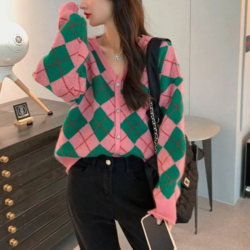 V-neck Diamond Soft Knitted Cardigan Women Color Block Cardigan Female Long Sleeved Knitted Loose Cardigan Autumn Winter