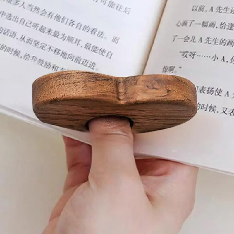 Wooden Book Page Holder Love Shaped Wooden Thumb Bookmark Handcrafted Book Thumb Holder Novel Reading Accessories For Bookworms