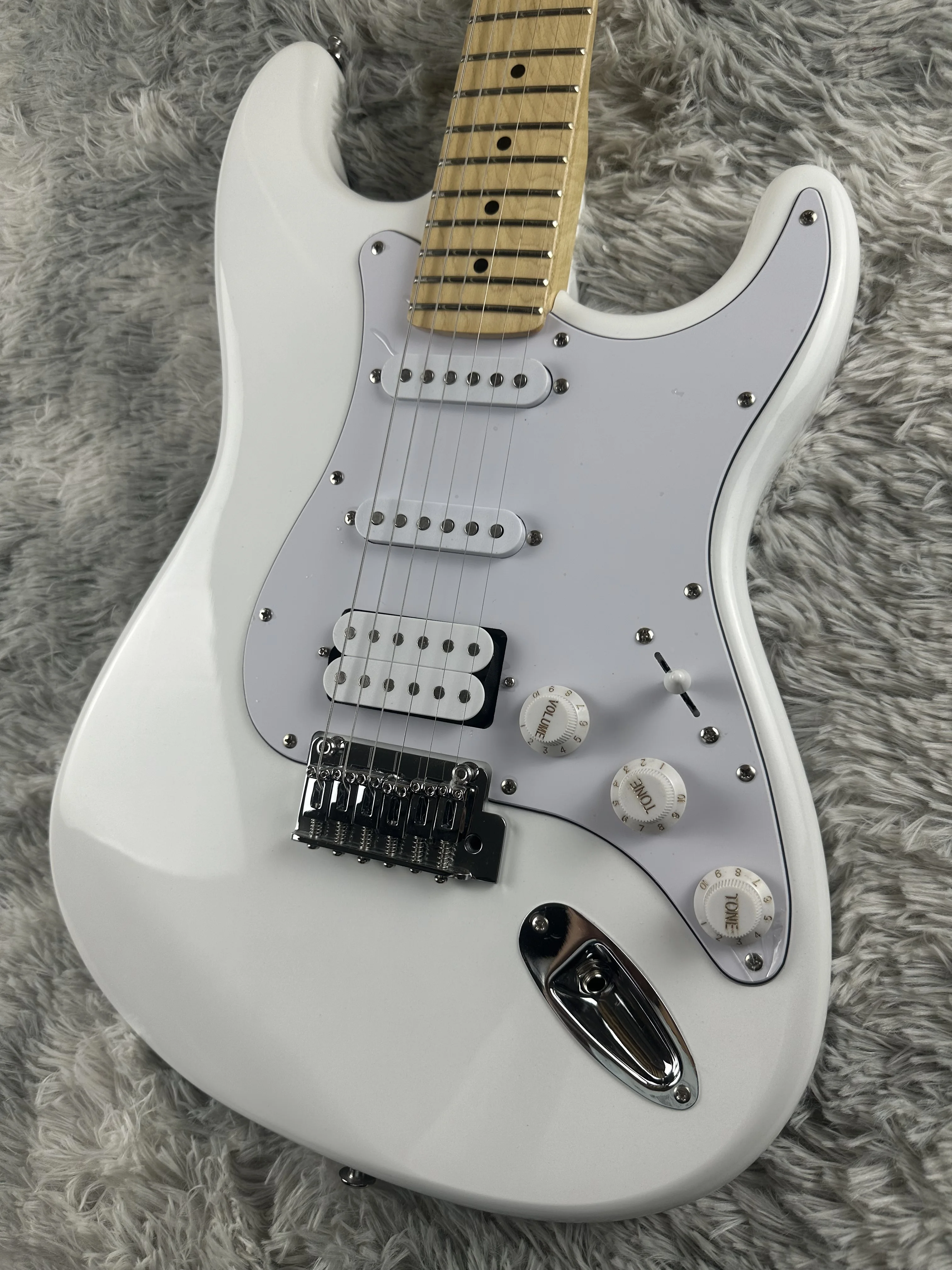 ST electric guitar, white glossy, imported paint, alder body, maple fingerboard, 6-string, quick shipping included