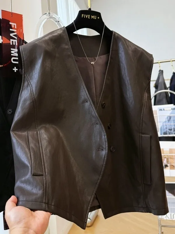 Retro V-Neck Single Button PU Leather Vest Women's Spring Autumn Sleeveless Outerwear Versatile Layered Fashion Simple Style Top