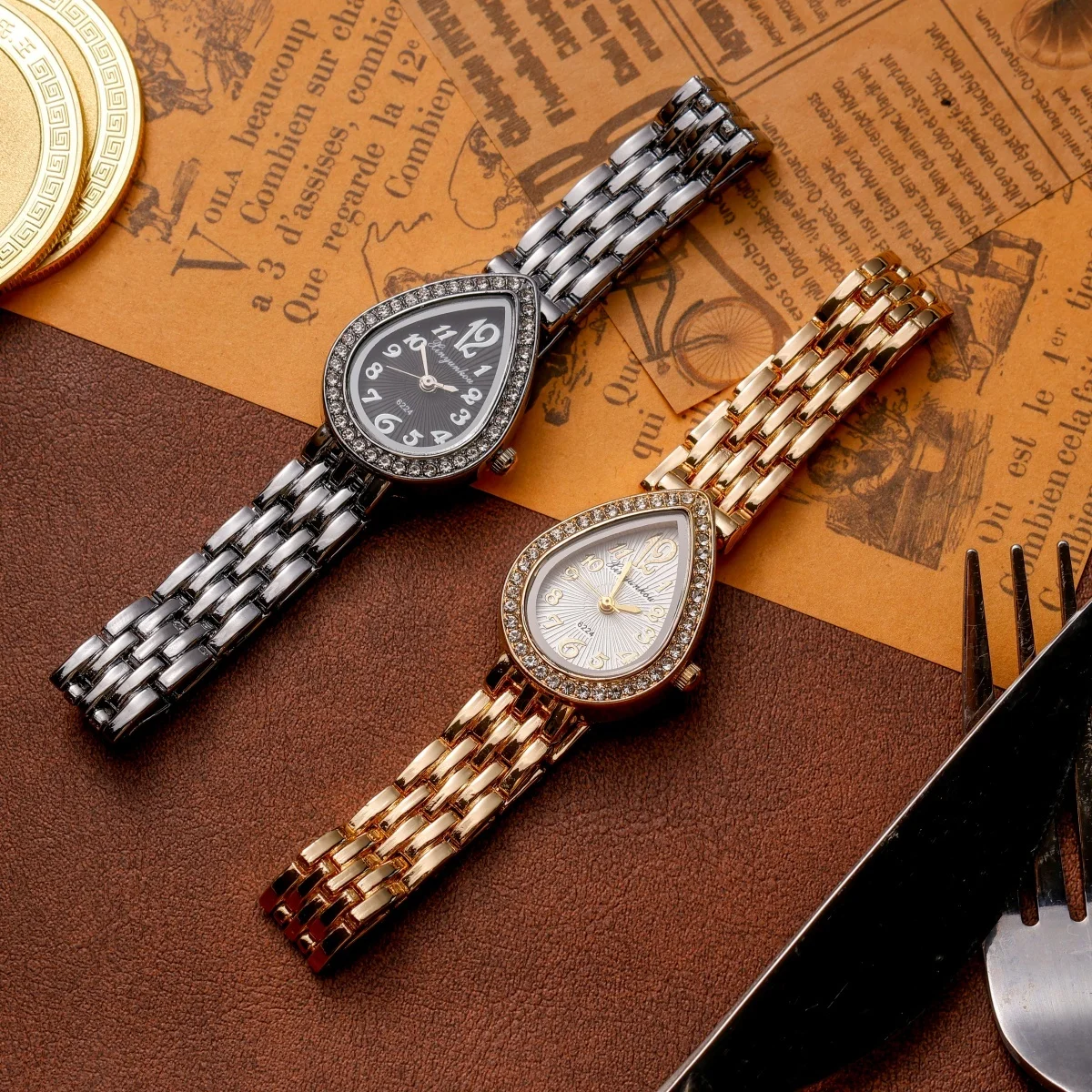 

Retro-Inspired Luxury Watch for Women Teardrop-shaped Watch Face Rhinestone Inlay Elegant Classic Design Fashion Accessories