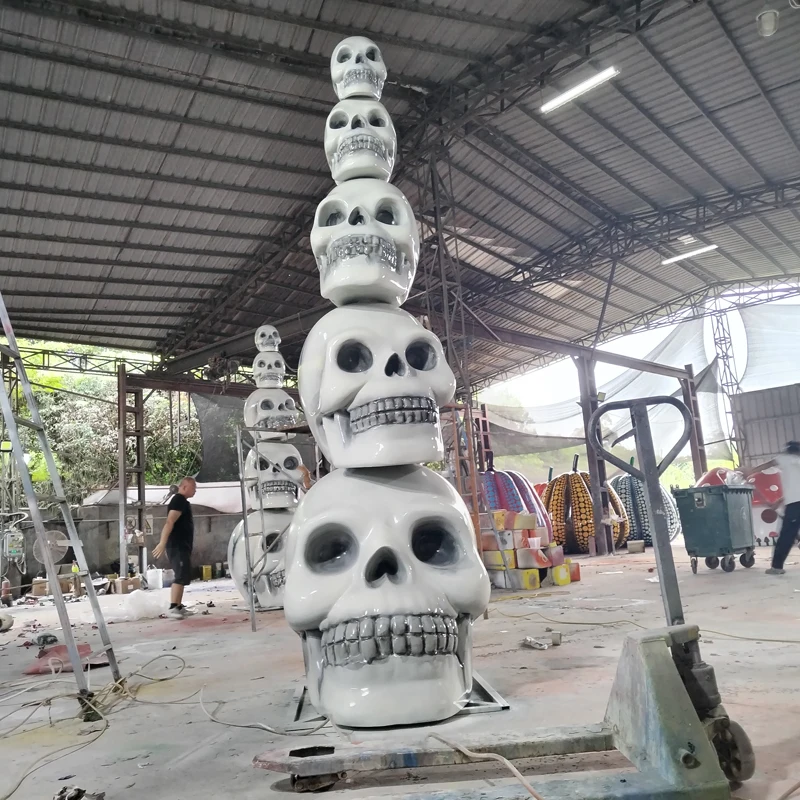 Huge fiberglass skeleton head entrance for Halloween and Thanksgiving outdoor holiday decorations