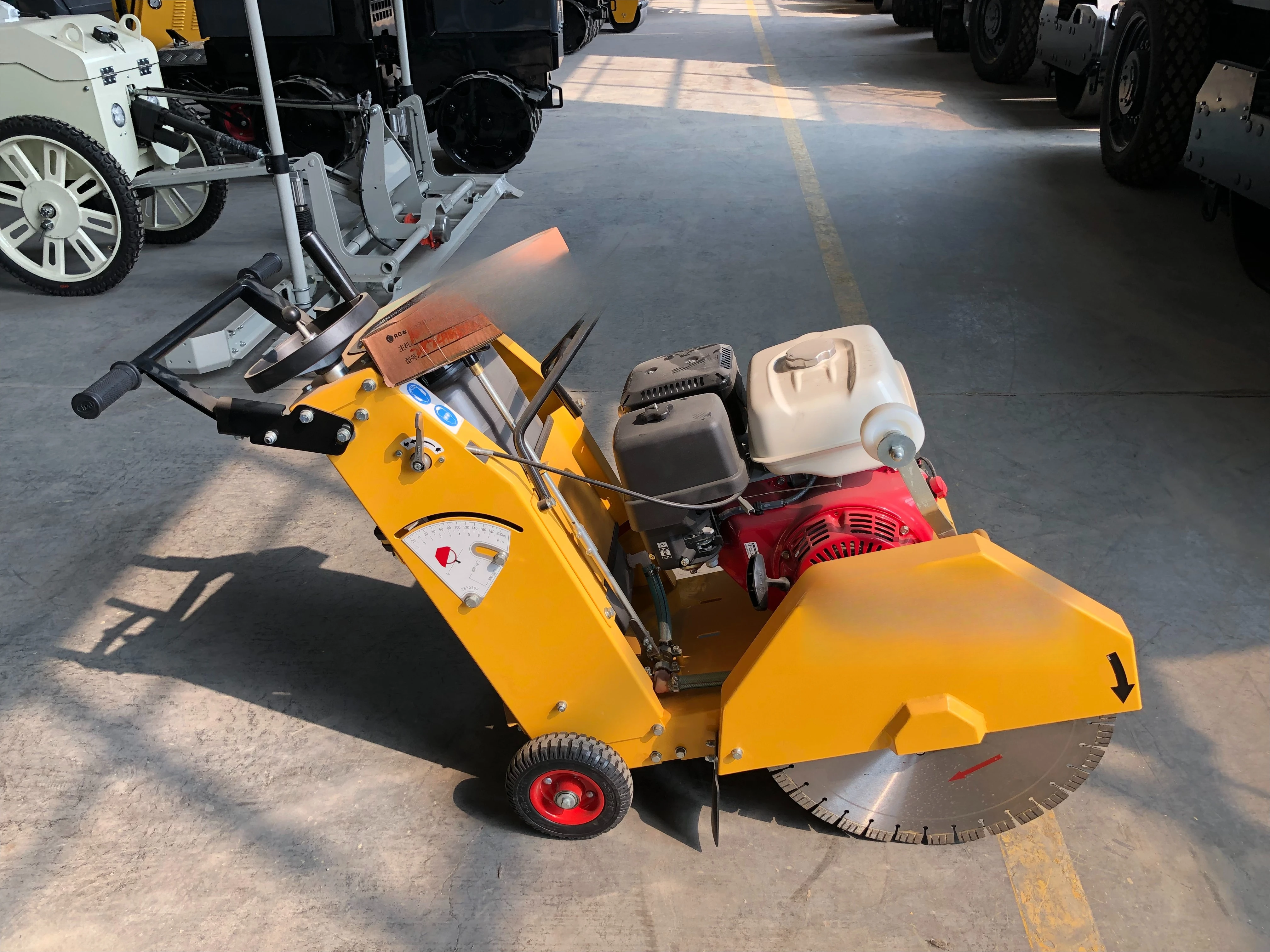 Energy Saving Easy Transport Mini Road Cutting Machine Road Cutter Saw for Sale