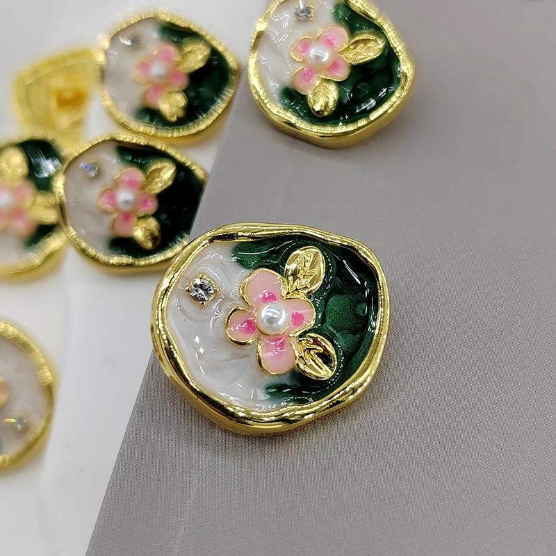 18/23MM Elegant Pink Flower Luxury Shank Buttons Of Clothing Beautiful Irregular Shape Designed Pearl Beaded Fashion Button DIY