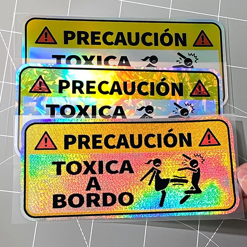 

1 шт. PRECAU информационный набор наклеек TOXICA A BORDO (голографический/блестящий стиль, юмористическое предупреждение) - водонепроницаемые виниловые наклейки для декора автомобиля