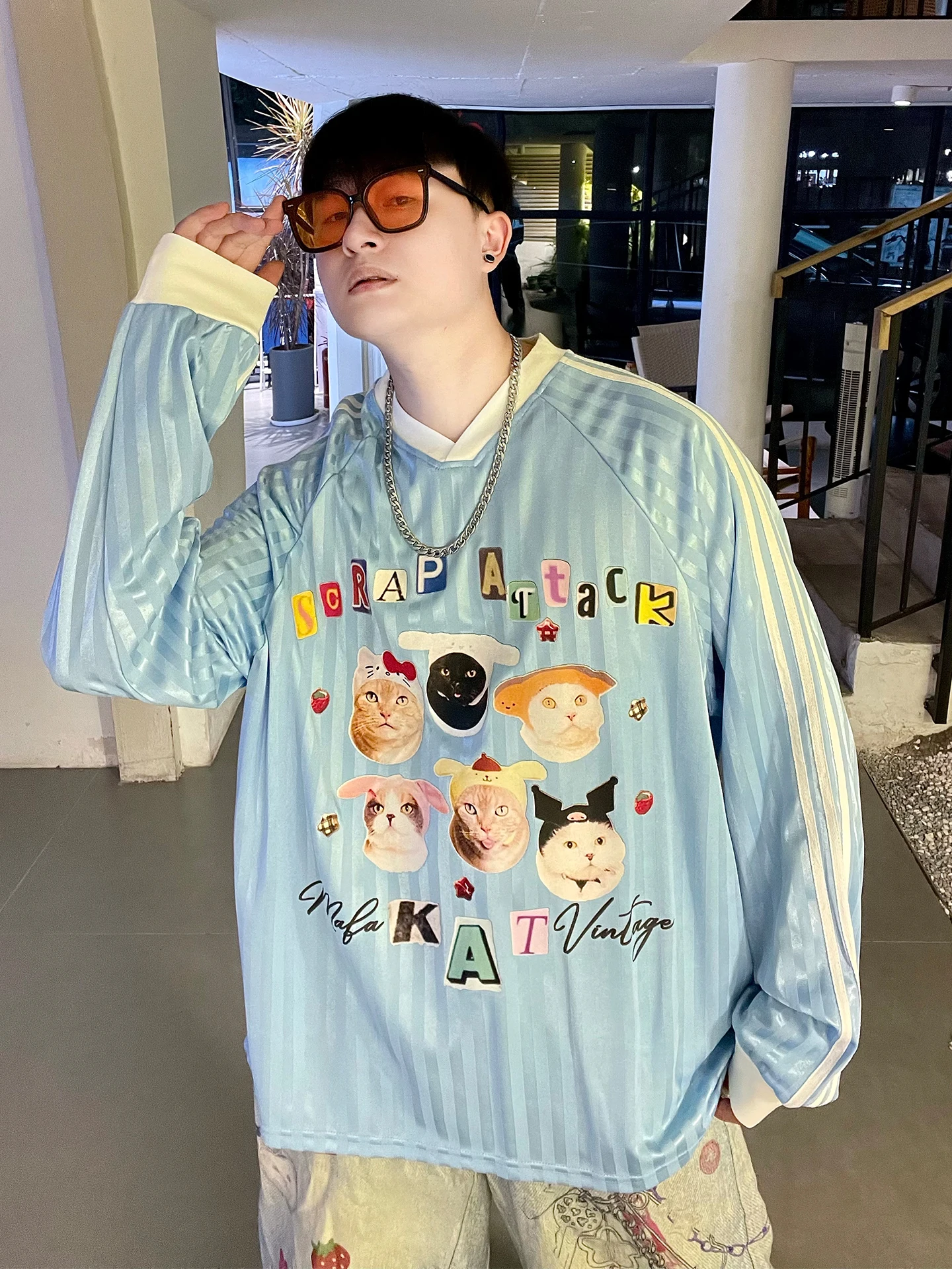 

Американская ретро-футболка с принтом, спортивная, с длинным рукавом, модная, брендовая, в полоску, с V-образным вырезом, бейсбольная майка-топ