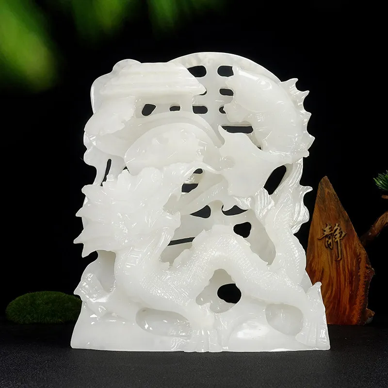 Natural jade fish ornament, carp leaping over the dragon gate, symbolizing prosperity every year, suitable for housewarming, bus