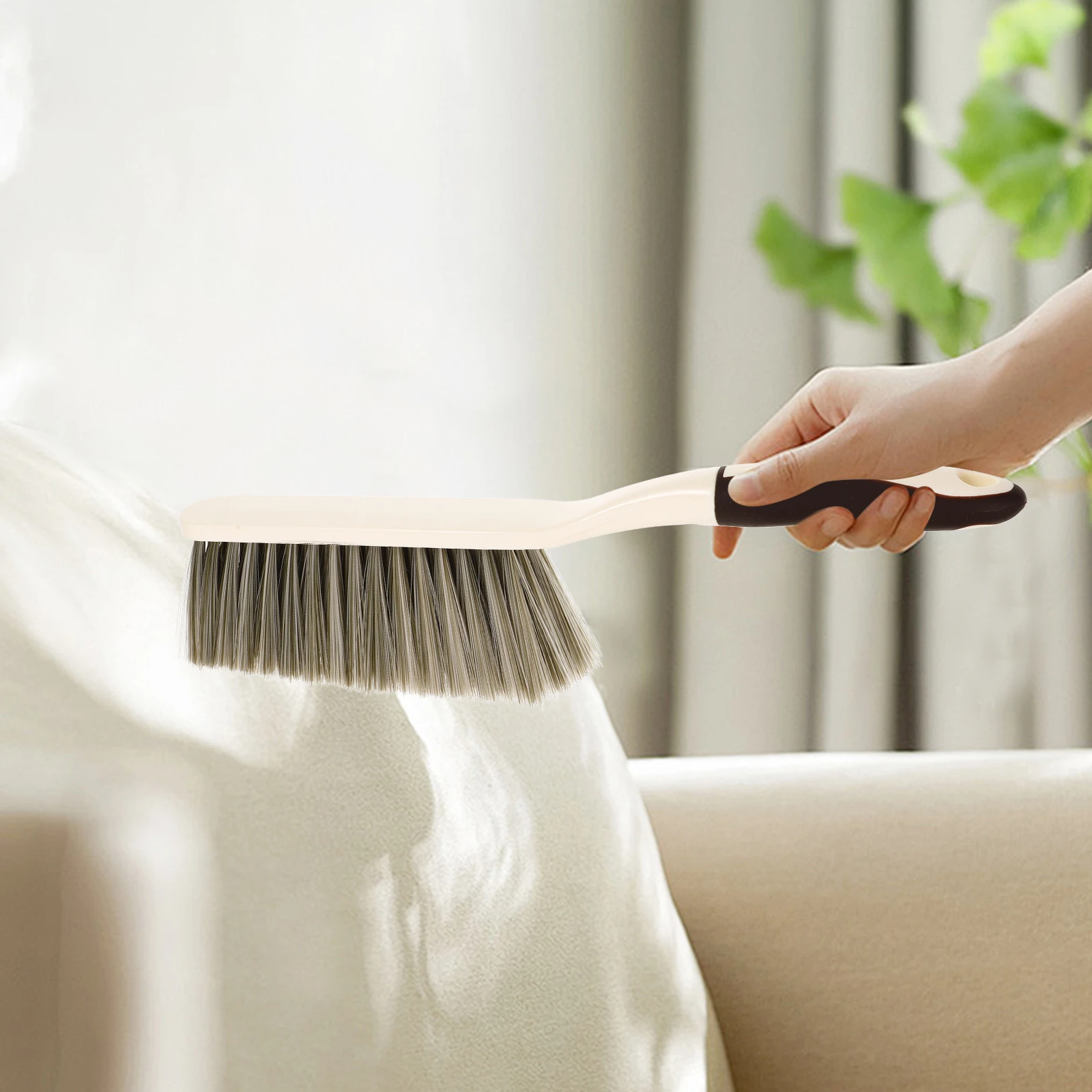 

Plastic Anti-static Bed Sheets Debris Cleaning Brush Bristle Clothes Desk Sofa Duster Small Particles Hair Remover