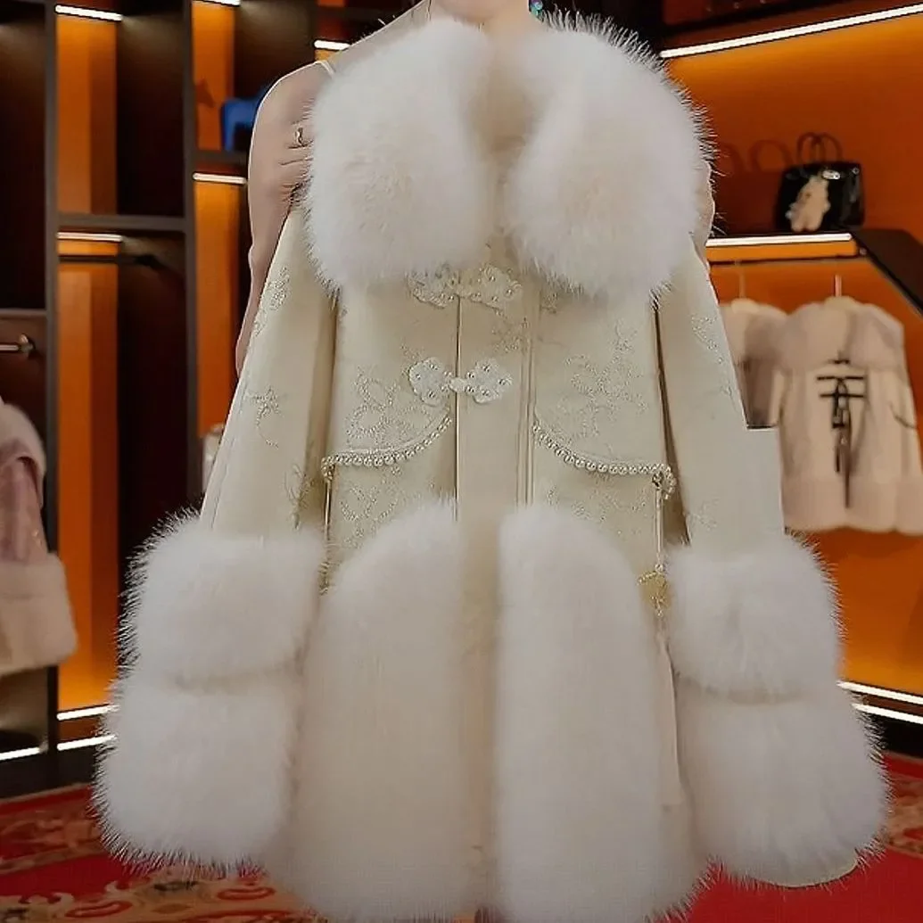 

Fur Fox Fur Jacket Outwear Women's Overcoat 2026 Winter New Embroidered Embossed Sheepskin Fashion Thick Warm Fur One Jacket