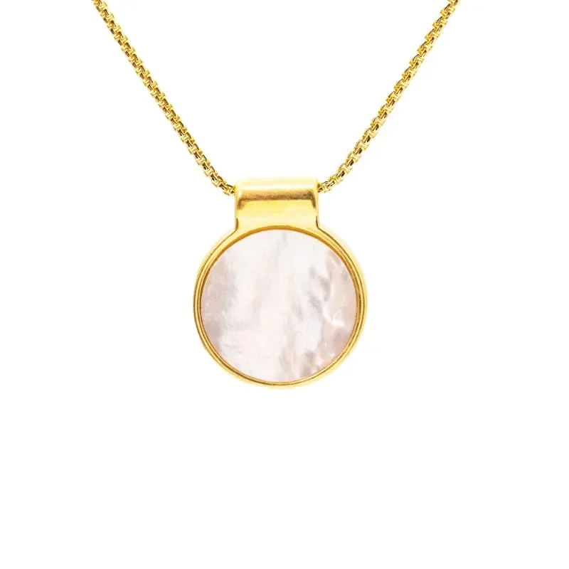 

Pure hand-made natural round fritillaria necklace gentle temperament high-grade plated 18K gold autumn and winter