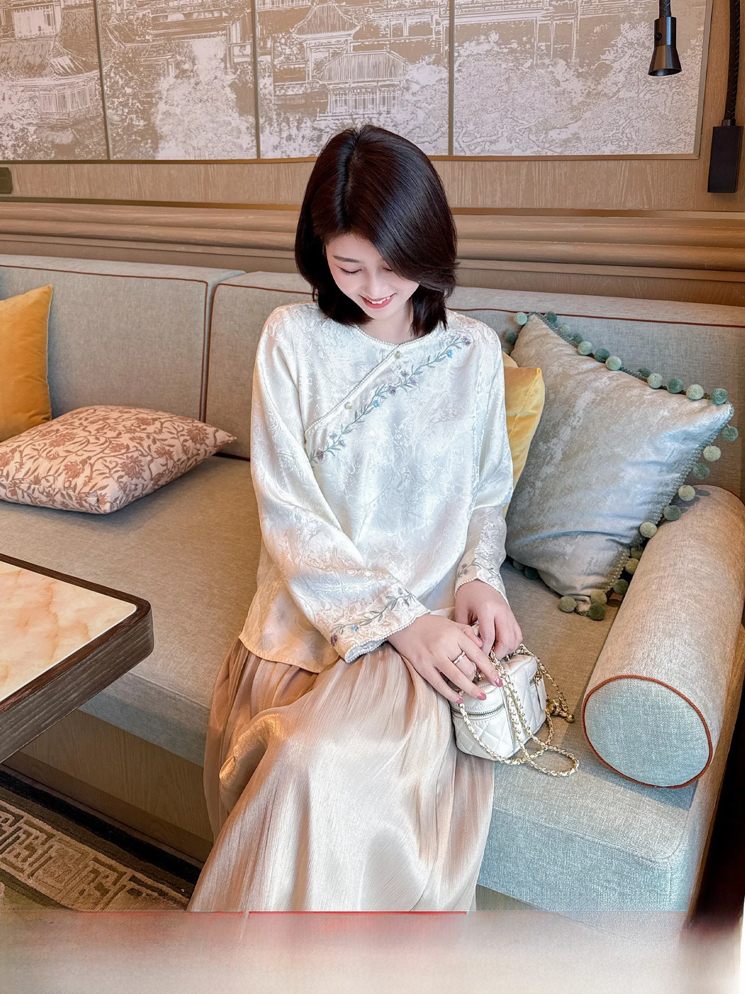 

Zillal Chinese Sle Embroidered Satin irt Women's Loose Fit Long Sve round Ne Button Front Floral Patterned Top