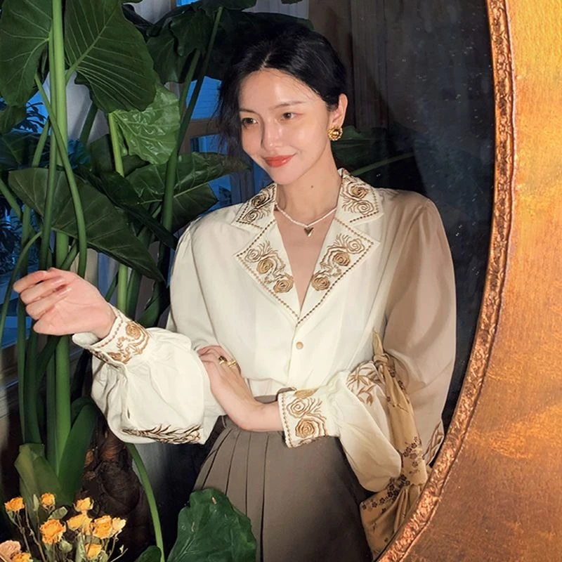 

2026 Women Casual Shirt Hong Kong Style Heavy Embroidery French Retro Lantern Sleeve Elegant Blouse Floral Print Top​