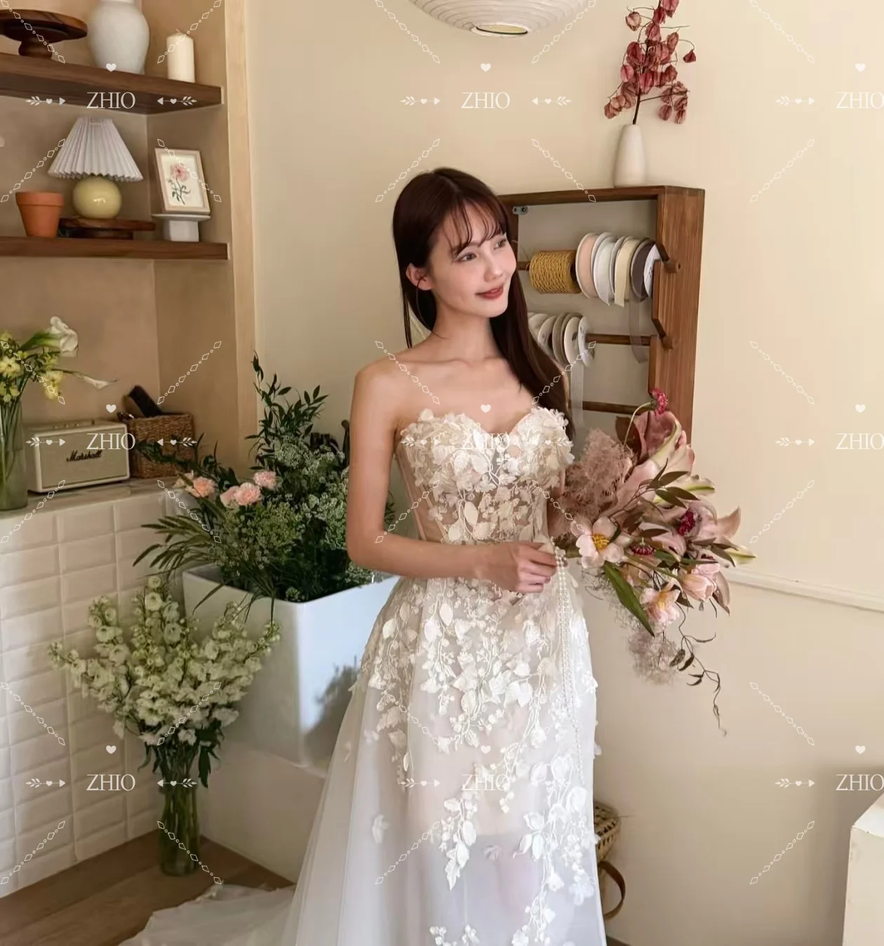 ZHIO فستان زفاف ساحر ثلاثي الأبعاد مزين بالزهور على شكل قلب سويب تراين على شكل حرف a كوريا لالتقاط الصور فستان استقبال الزفاف مخصص جديد 2026 #4