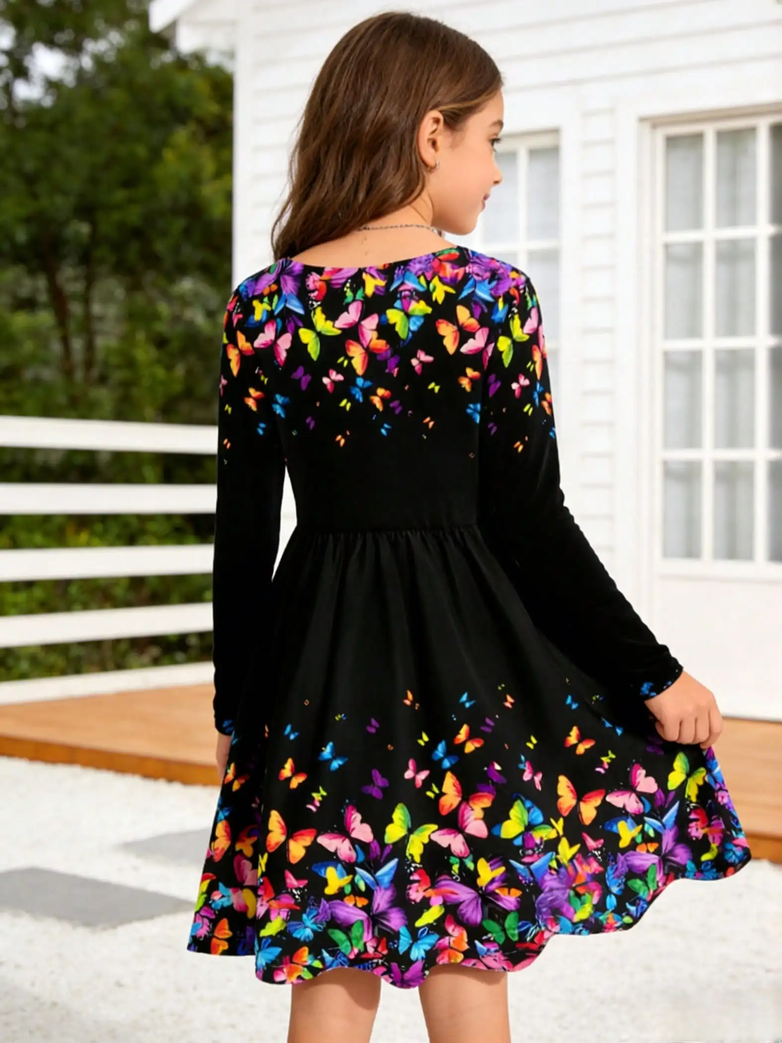 Schwarzes Langarmkleid mit Schmetterlingsmädchen-Motiv, Blumenmuster, Rundhalsausschnitt, Ganzjahres-Freizeitkleid – Detail 3