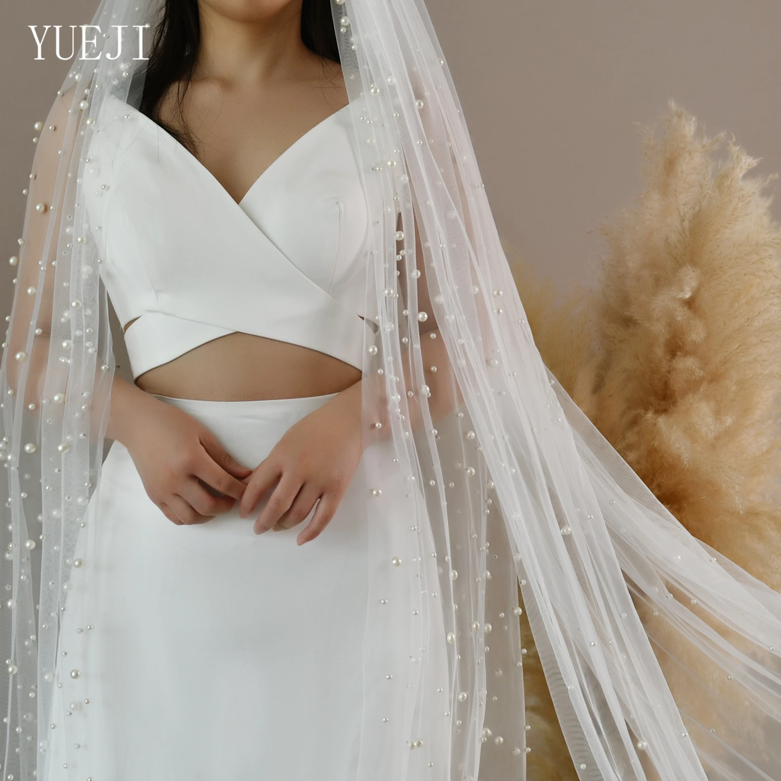 YUEJI رائعة ورائعة طبقة مزدوجة اللؤلؤ الحجاب الزفاف المتخصصة تصميم فريد الطبقات تقليد اللؤلؤ فستان الزفاف نمط V246