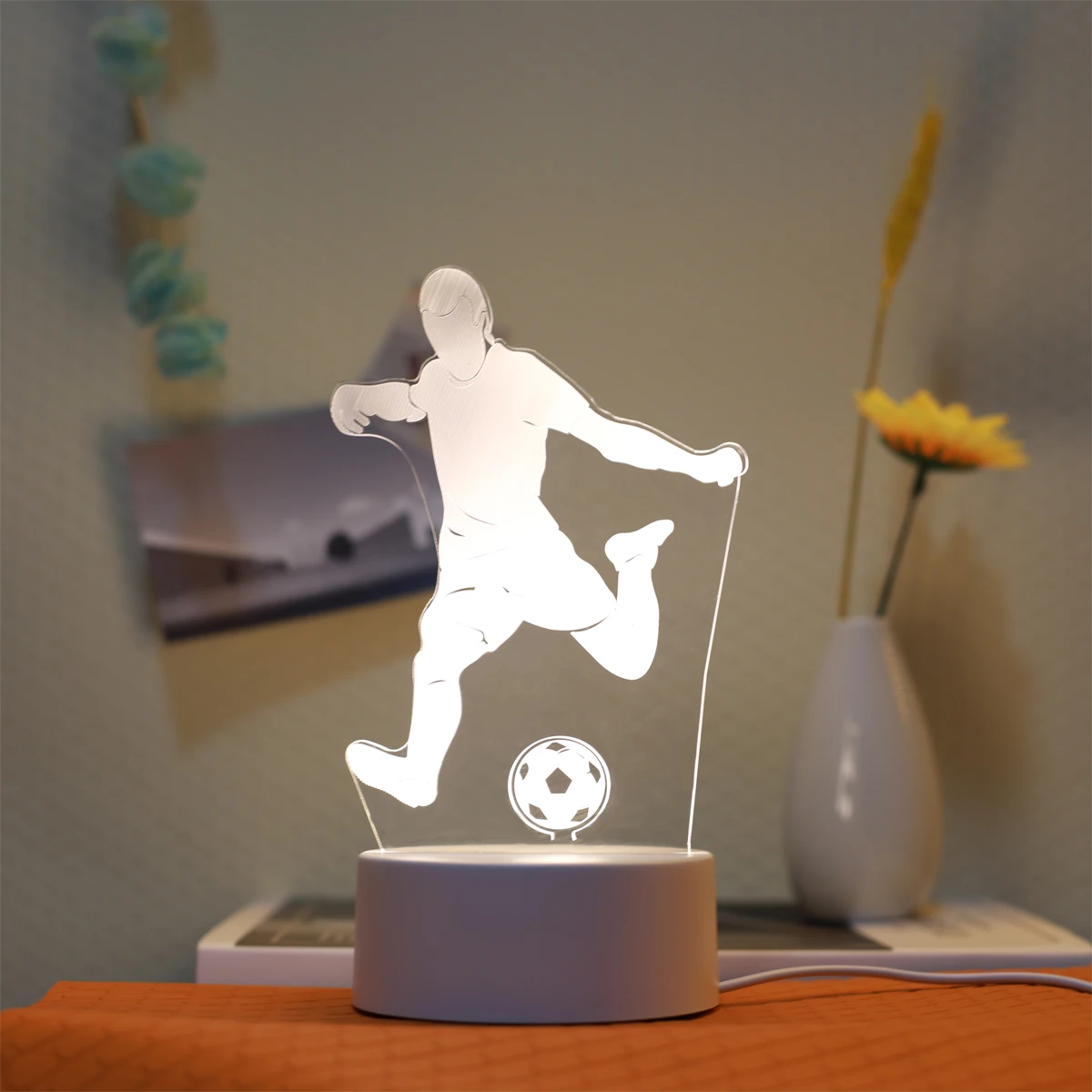 3D Creative Football Night Light, USB Sports Decoration Home Decoration Desktop Creative Desk Lamp