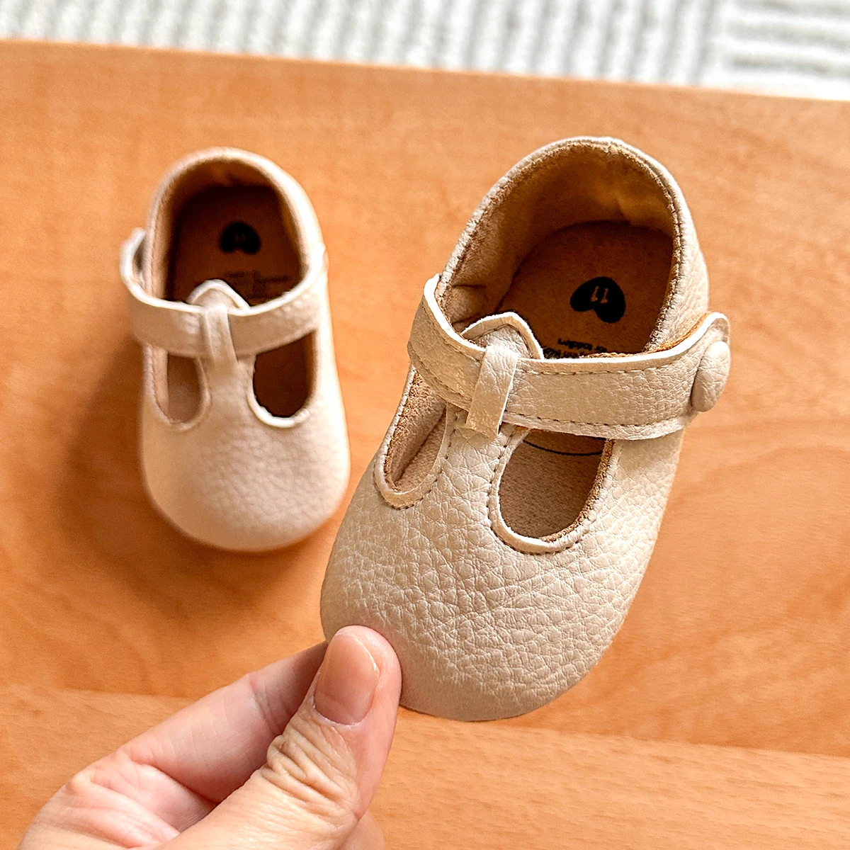 Infant Baby Girls Mary Jane Shoes Non-Slip Rubber Sole Ballet Slippers Princess Dress Wedding Shoes Newborn Crib Shoes First Wal