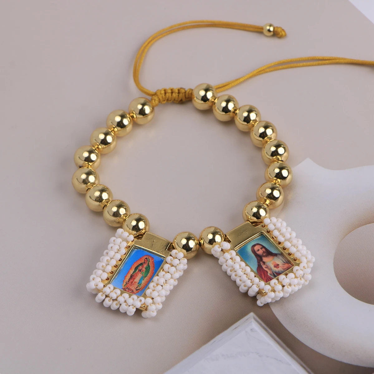 أساور دينية مطلية بالذهب عيار 18 قيراطًا مريم العذراء مطرزة هدية كاثوليكية قابلة للتعديل