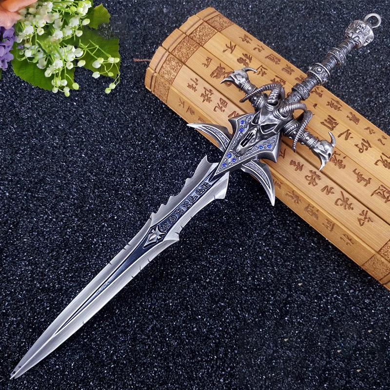 

14-22cm Frostmourne Sword Keychain Hot Game Lich King Arthas Weapon Cosplay Knife Sword Weapon Alloy Key Chains for Car llaveros