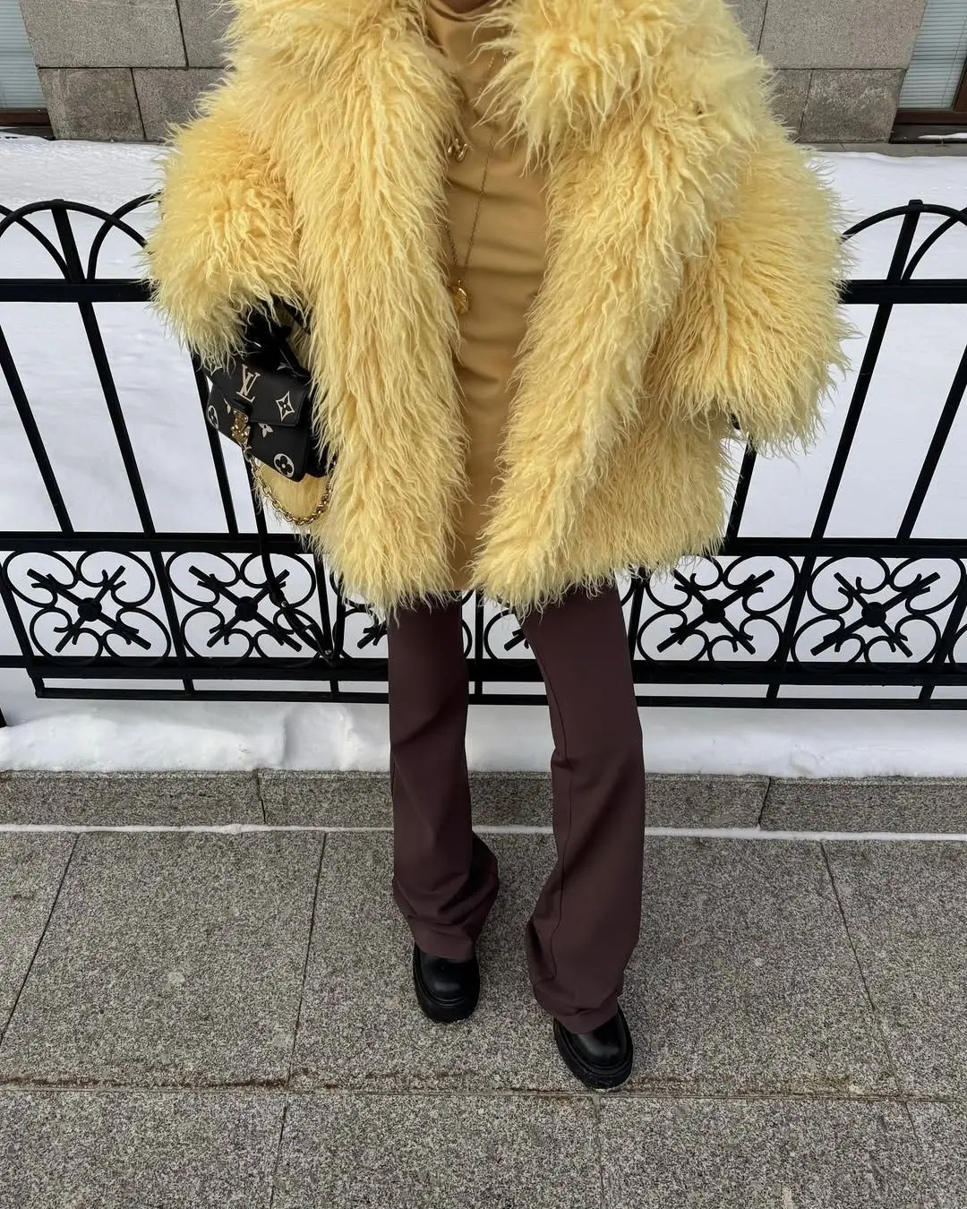 Faux Fur Coats Women Solid Fur Jacket Oversize Scarf Round Neck Long Sleeve Open Stitch Thick Warm Fur Casual 2025 Autumn Winter