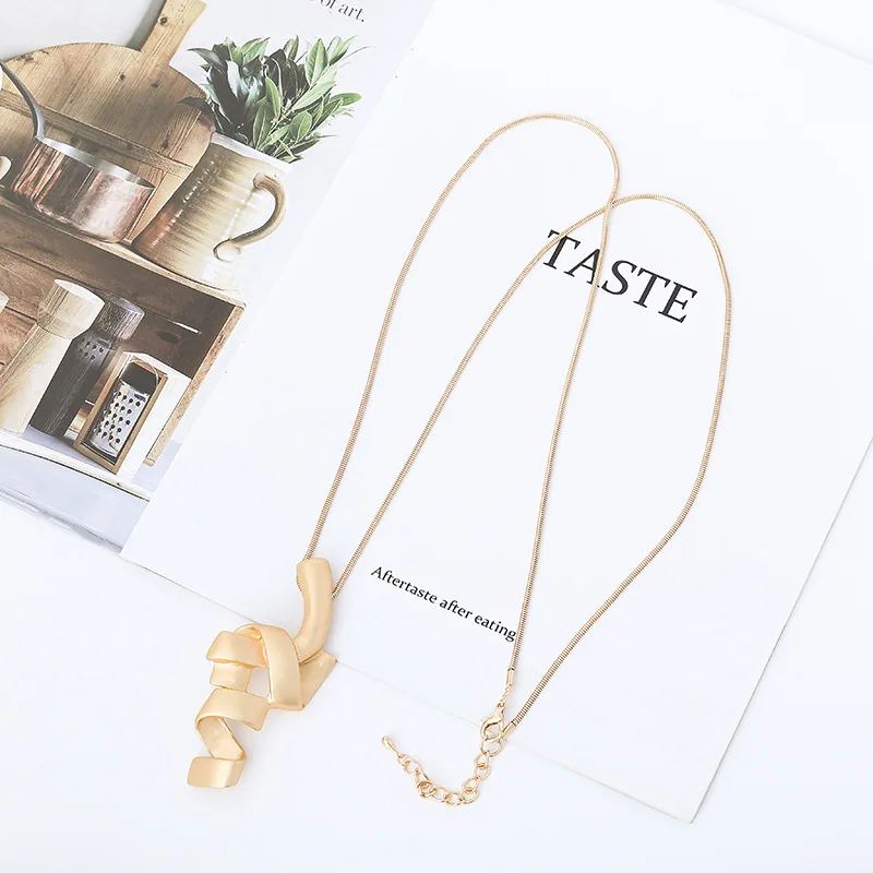 Vintage Women\'s Long Necklace Chain Neck Chokers Decoration Pendant Goth Jewellery Celebrity Collar Suspension Grandmother\'s Day