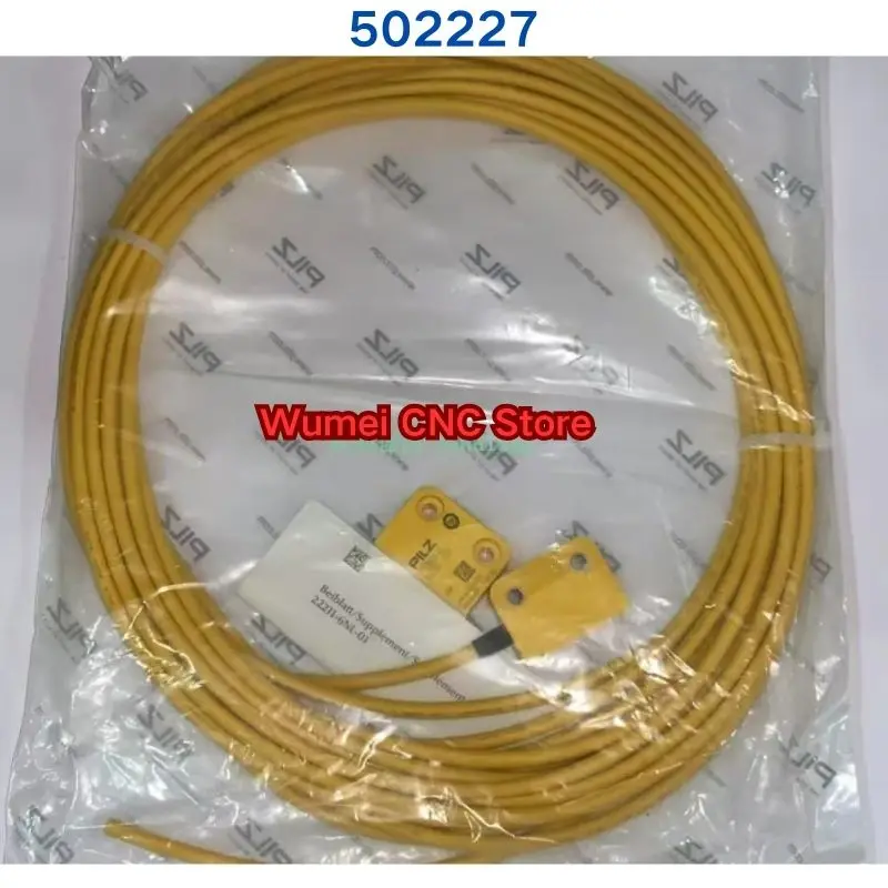 

Совершенно новый защитный выключатель PILZ 502227 (522127 512120)