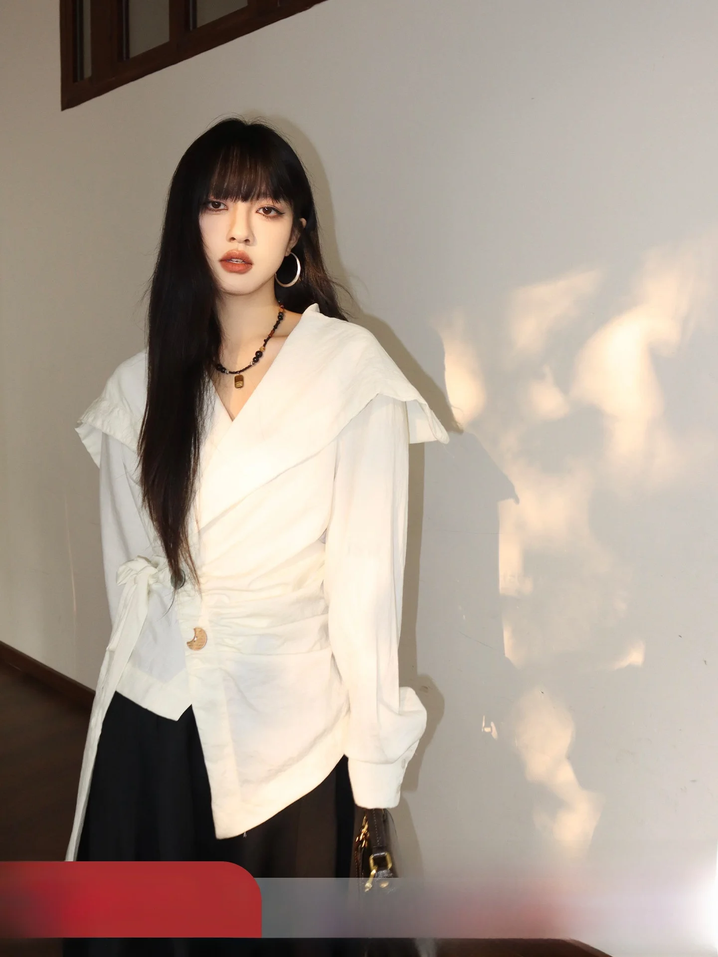 

Корейская женская блузка с длинным рукавом и асимметричным дизайном, темно-синяя, с воротником, на весну-осень, с поясом на талии и завязками спереди, для офиса/повседневной носки