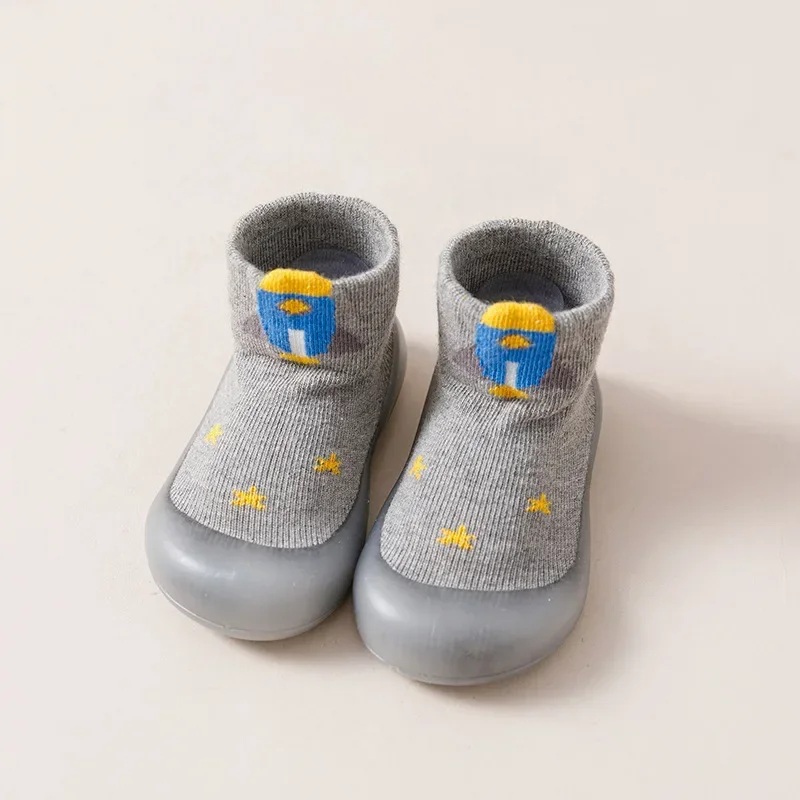 Calcetines transpirables de fondo suave para bebé, zapatos para niños de 1 a 3 años, bonitos calcetines a media pantorrilla con dibujos animados para primavera y otoño