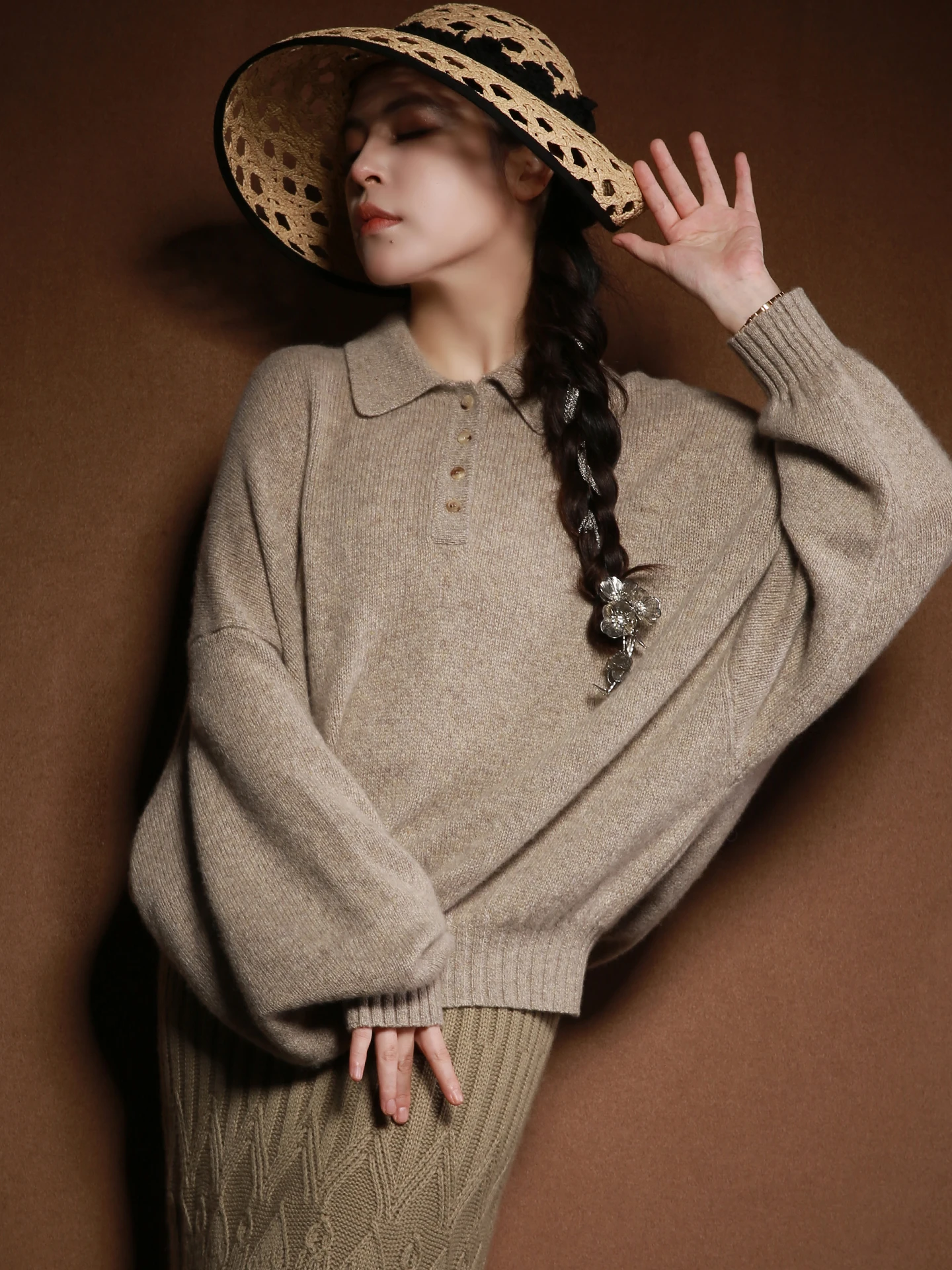 

Loose profile small bat sleeve cashmere round neck striped sweater cashmere sweater