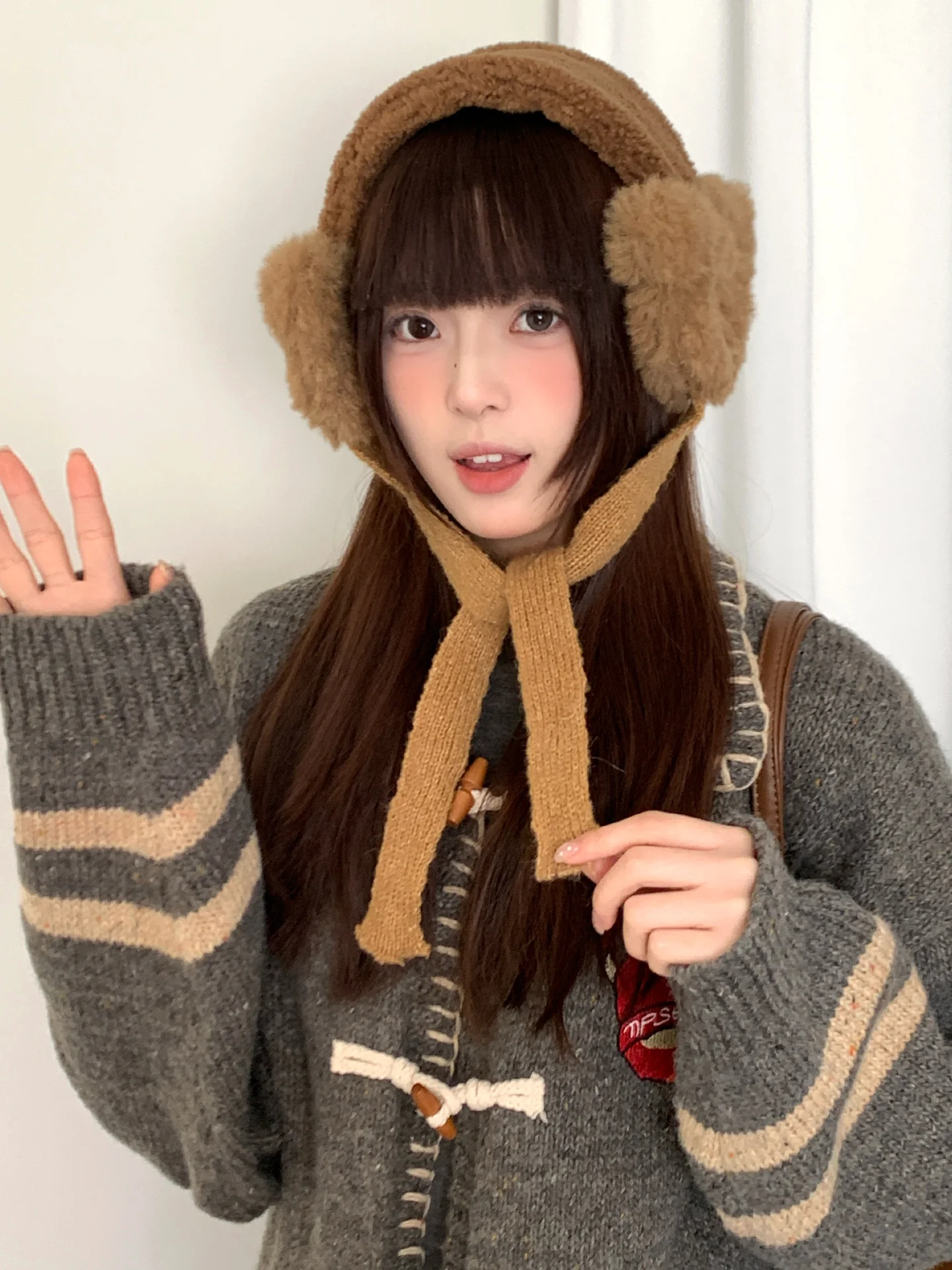 겨울 야외 사이클링 귀마개에서 바람과 추위를 방지하기 위해 여성을 위한 귀여운 봉제 작은 곰 갈색 귀마개