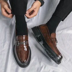 Zapatos de boda italianos para hombre, mocasines marrones de moda, zapatos de negocios con punta estrecha, zapatos de cuero de lujo, Louboutins Oxfords