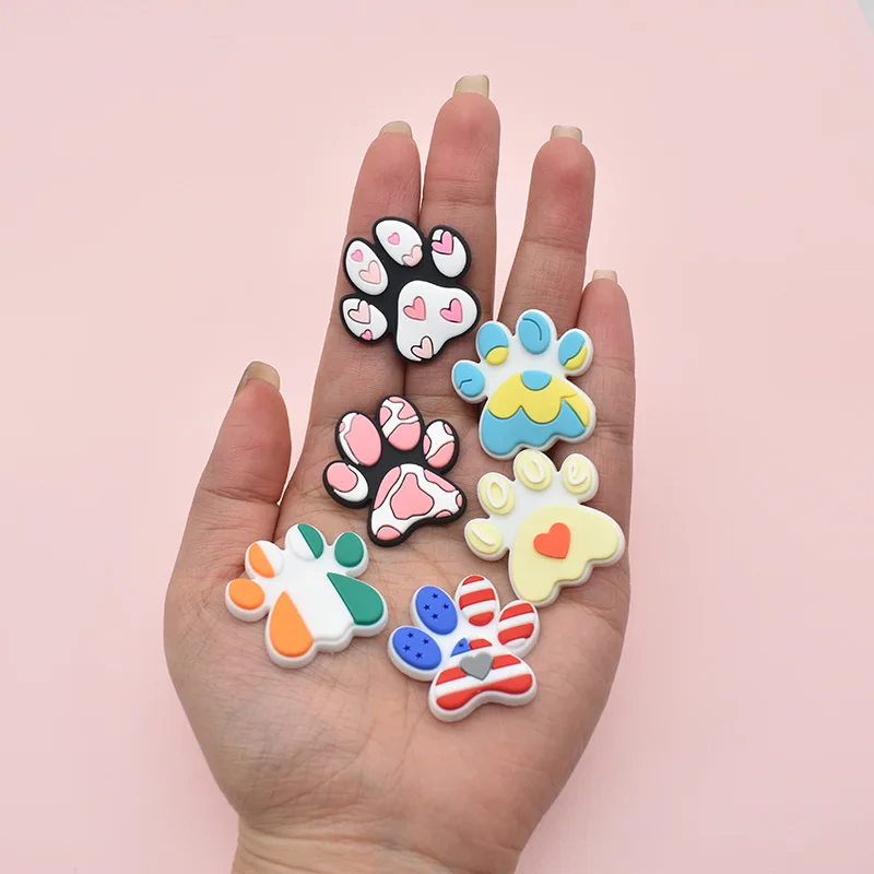 إكسسوارات أحذية من كلوريد متعدد الفينيل على شكل كف كلب لطيف مشبك نعال مناسب لإكسسوارات الأساور هدية حفلات للجنسين - 4