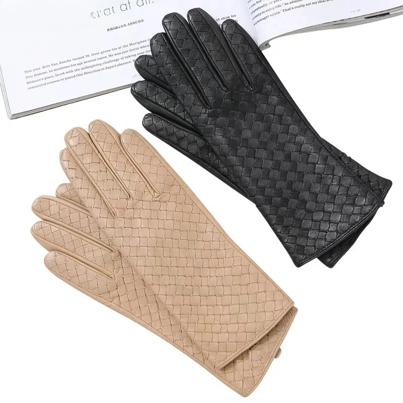 Warm Hand Woven Leather Lambskin Gloves for Woman 2026 Winter Black Beige Plaid Short Luvas Mujer Outdoor Warm Handschuhe