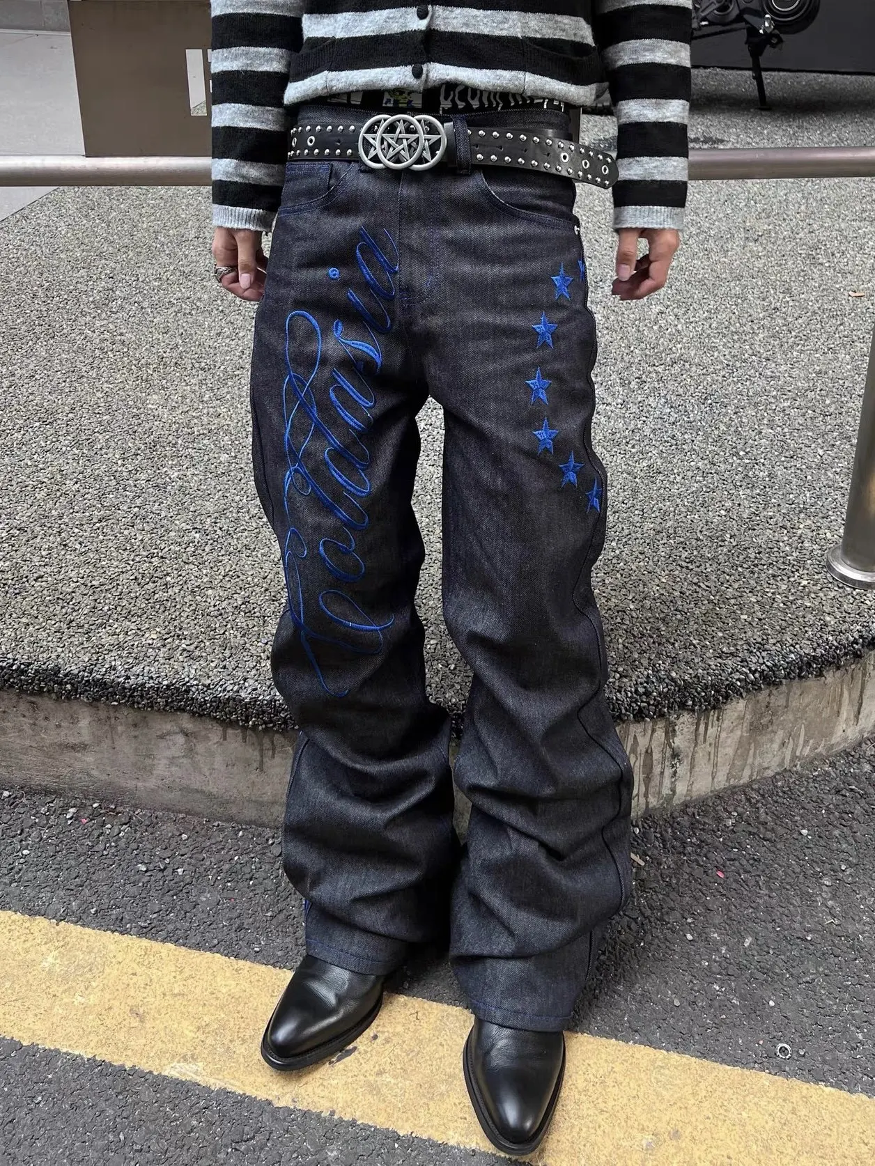 Original Design Handmade Embroidery Slim Fit Loose Micro Flared Jeans Unisex Trendy Jeanswear Cotton Denim mid Waist Zipper