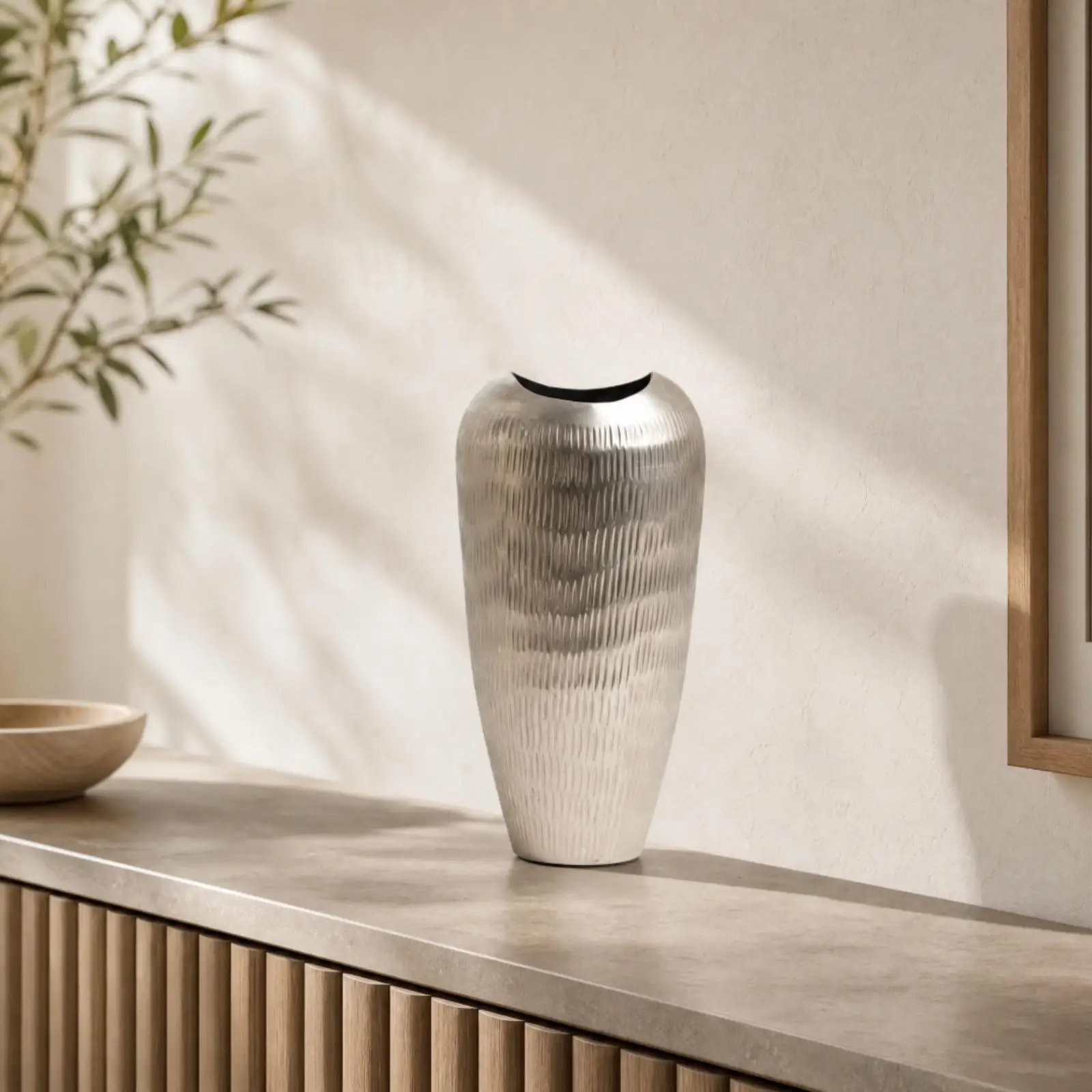Silver Ornamental Vase Aluminum Modern Ribbed Metal Flower Vase for Living Room Table Centerpiece Home Decor