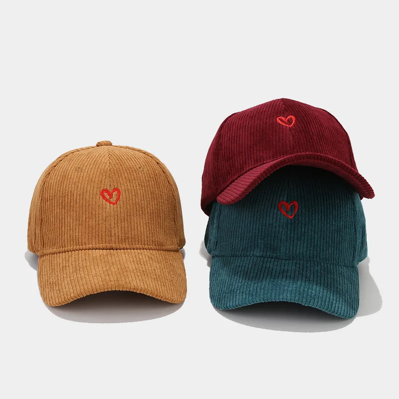 Neue Little Love bestickte Cord-Baseballmütze für Frühling und Herbst, koreanische Mode für Damen, einfacher Sonnenhut, Outdoor-Casual-Kappen – Detail 2