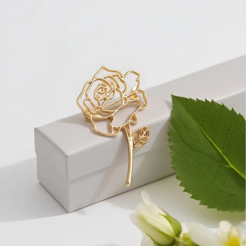 Exquisite gold color rose flower design versatile fashion trend personalized accessory buckle brooch