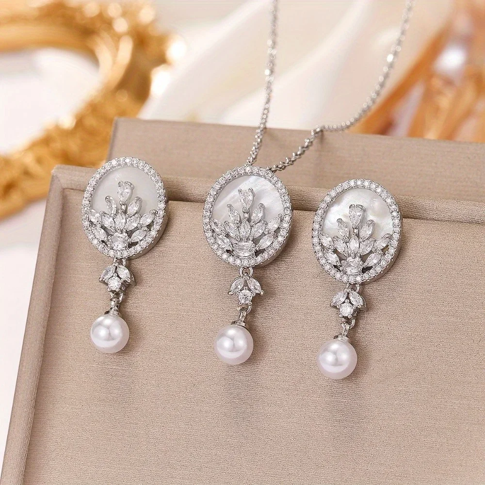 Women's Retro Style Shell Two-Piece Pendant Necklace & Earrings Set