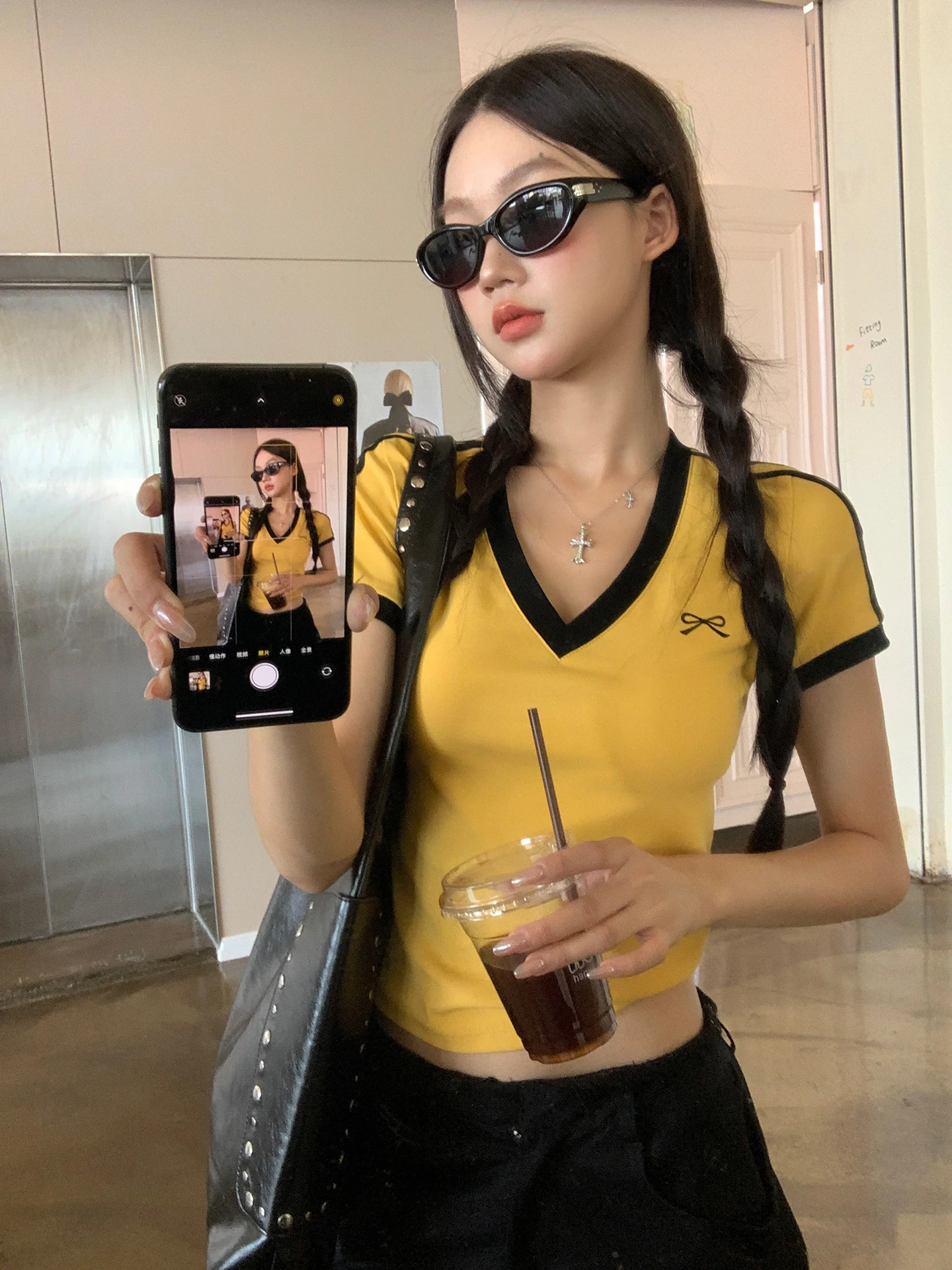 

ort Sve T-irt Women's Yellow Slimming ort Sle Commute Faion V-Ne Cotton Blend Elastic Fiber Summer 2025