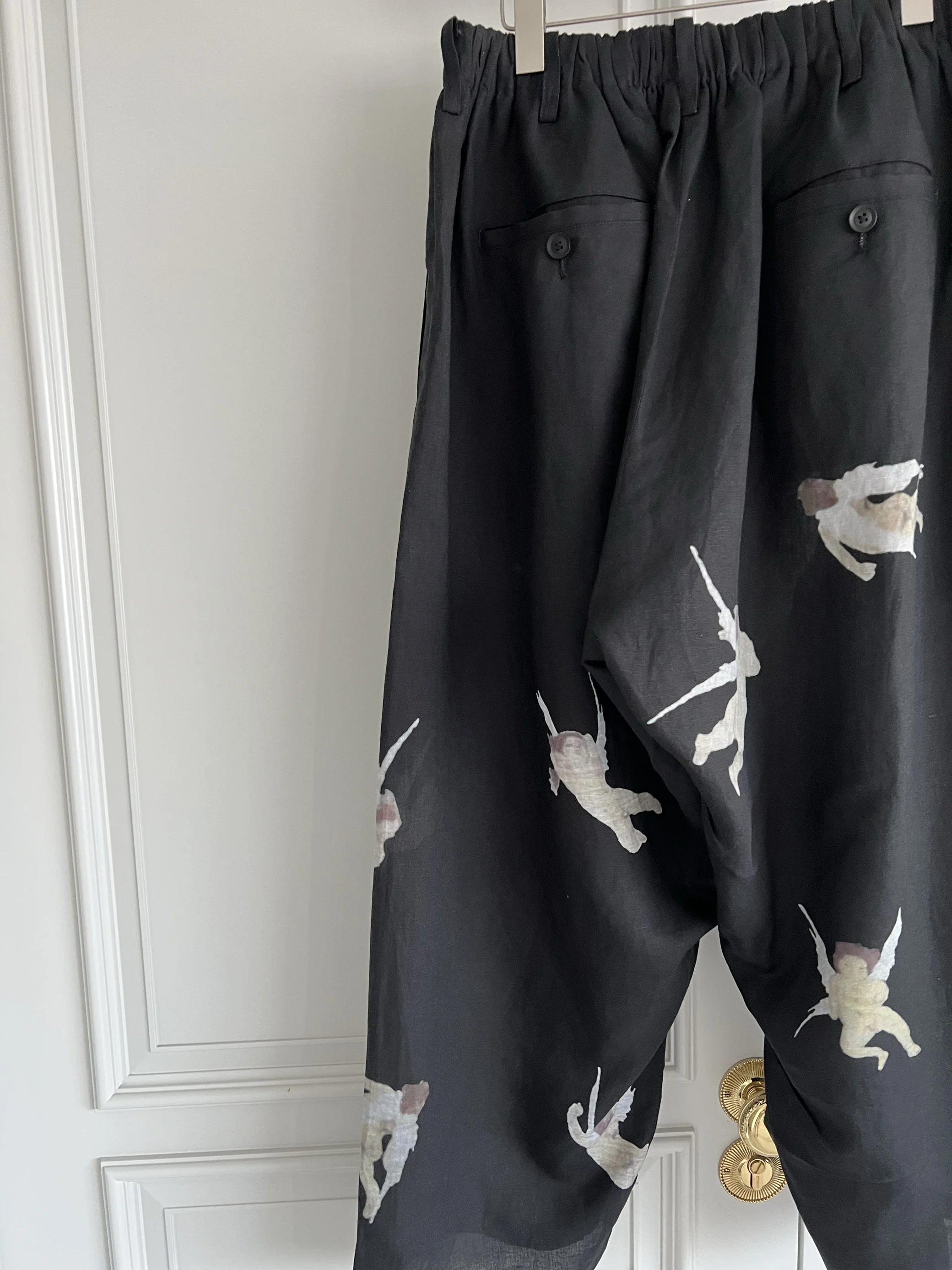 TOP-YAMAMOTO กางเกงขายาวพิมพ์ลายนางฟ้าดีไซน์ดั้งเดิมสําหรับผู้ชาย กางเกงลําลองผ้าลินินสวมใส่สบายและหลวมสําหรับผู้ชาย