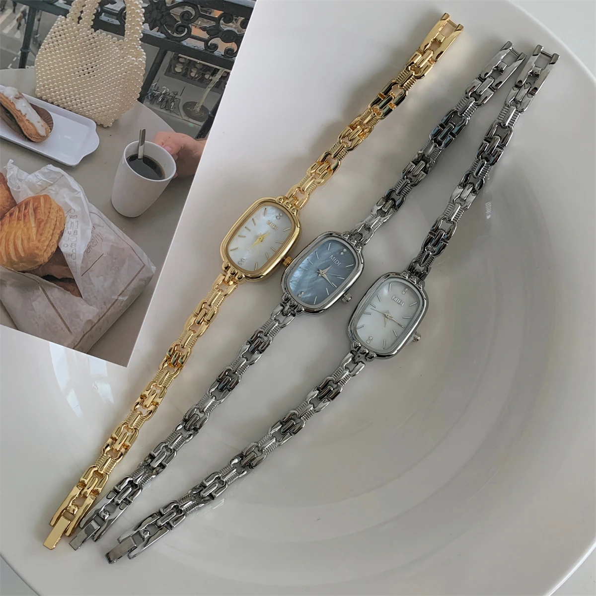 Elegant watch, oval design, thin bracelet watch women's style, light luxury, exquisite quartz watch, women's gift, original gift