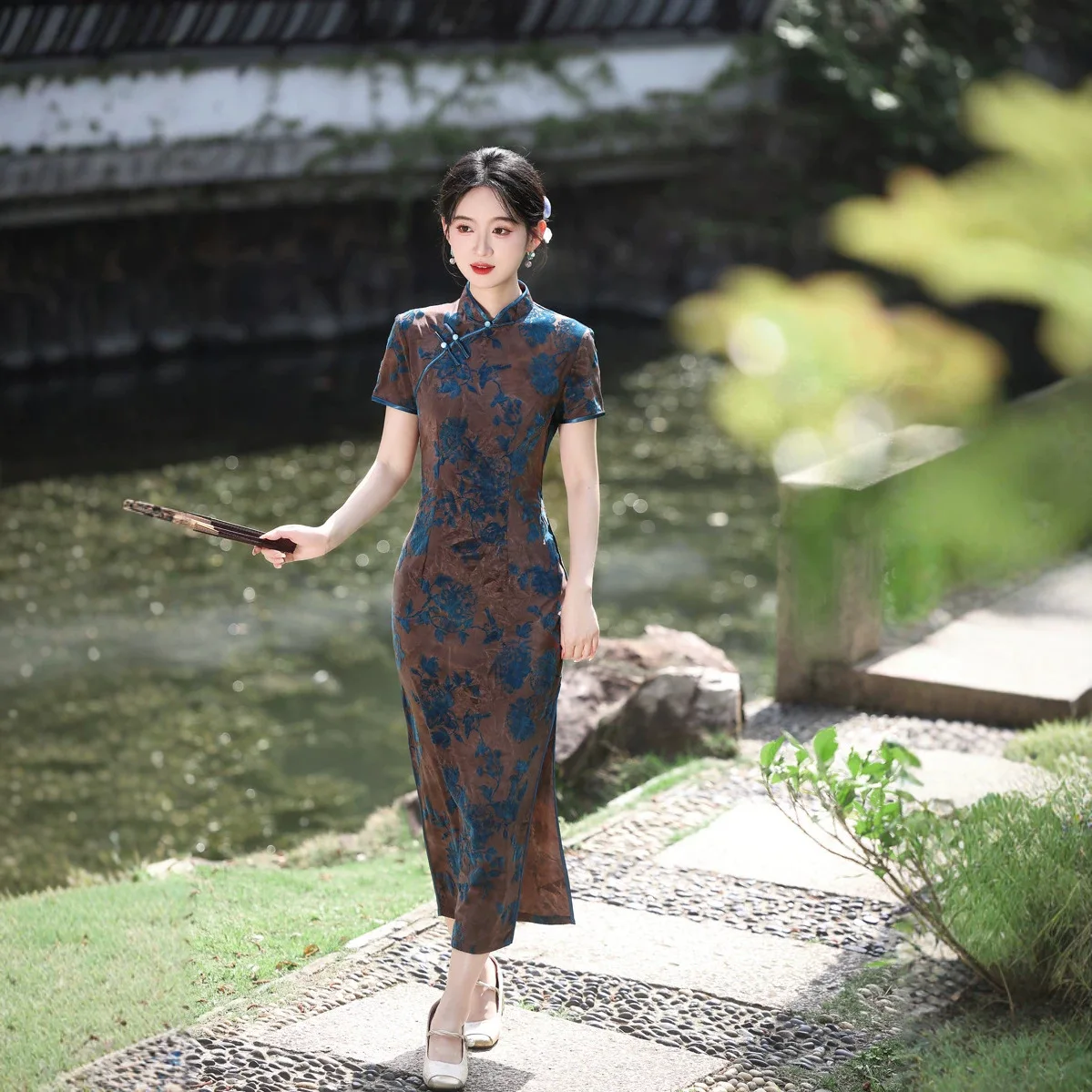 

2026 Chinese Style Summer and Autumn New Improved Velvet Cheongsam New Chinese Style Long Wedding Banquet Gift Qipao Dress