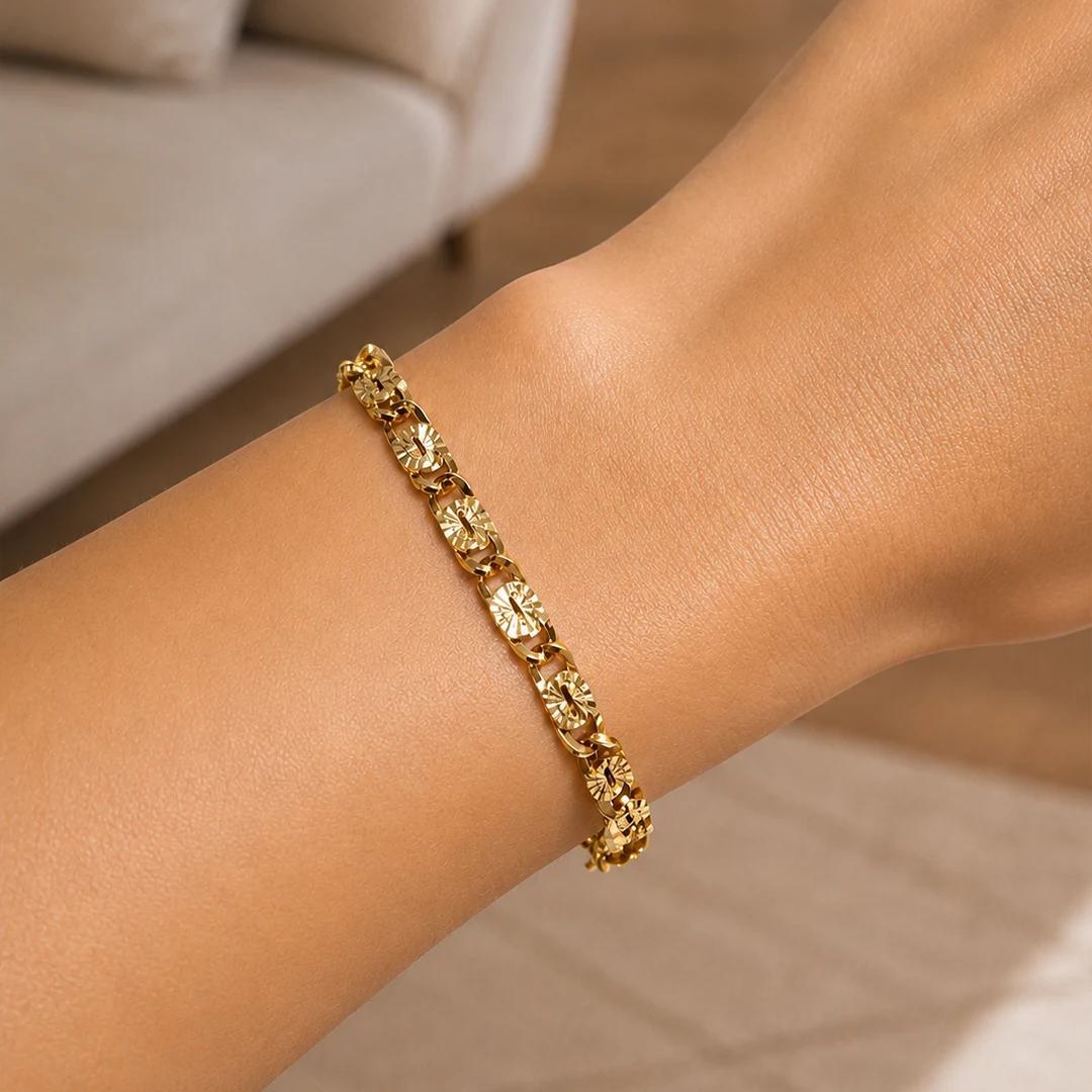 Luxury-retro-style flower bracelet, exclusive and high-end women's jewelry, suitable for gift-giving on special occasions
