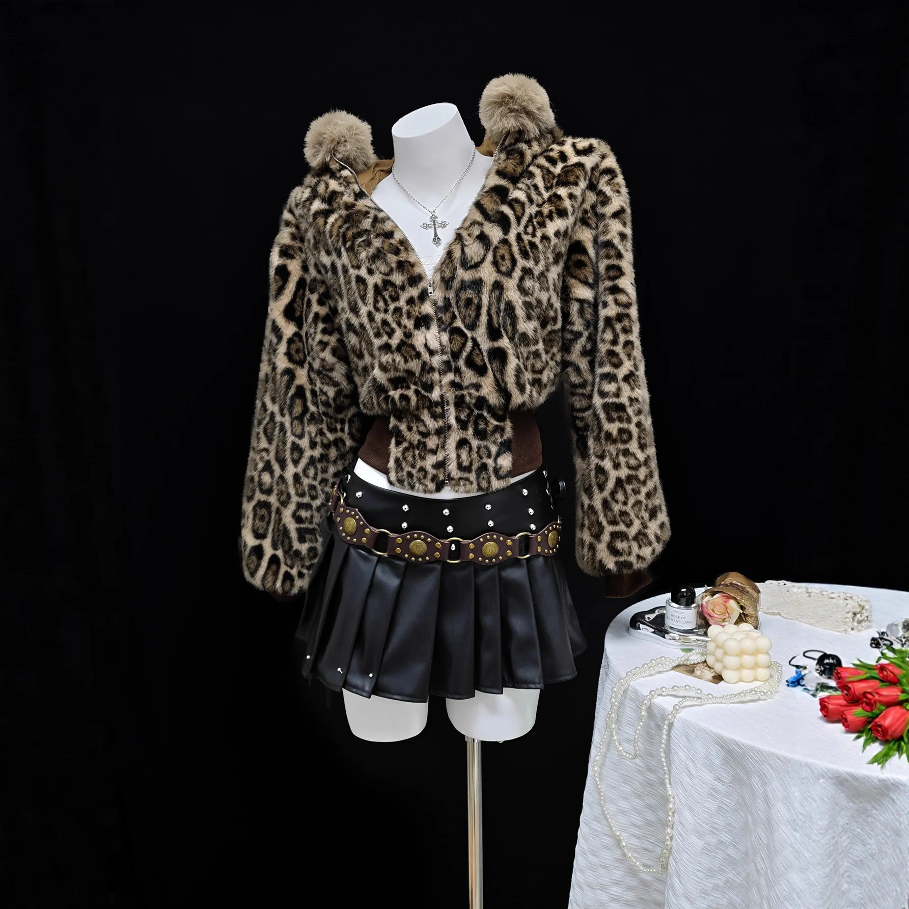 Damen Sweatshirts Leopardenmuster Kurze Kapuzenpullover Fell Reißverschluss Kapuze Lange Ärmel Locker Dick Lässig Büro-Dame 2025 Herbst Winter