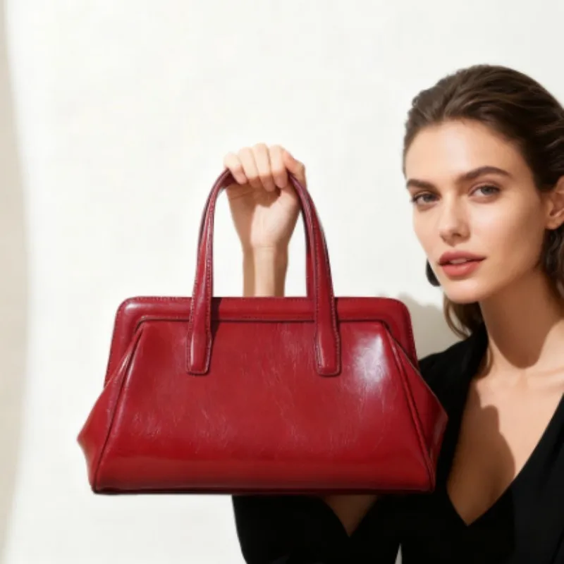 

2025 New Simple High-End Oil-Waxed Leather Crossbody Bag Red Handbag for Women Retro Commuter Fashion Single Shoulder Bag