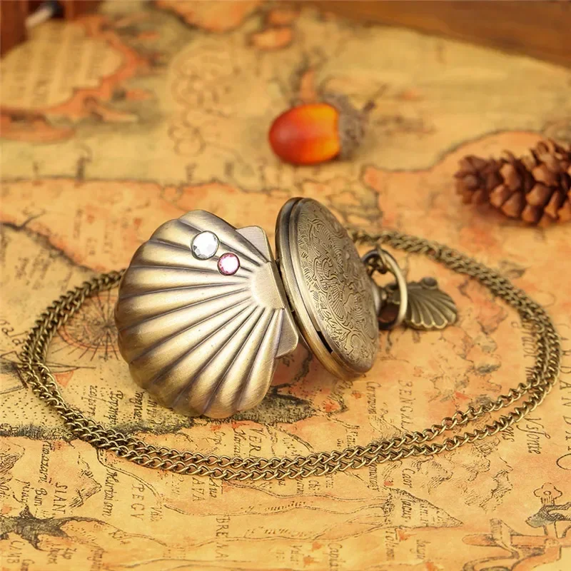 Unique Shell Crystal Design Full Hunter Pocket Watch for Men Women Quartz Movement Necklace Chain Timepiece Gifts