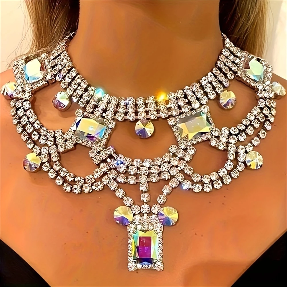 Shiny Luxury Crystal Large Necklace Exquisite Luxury Bridal Wedding Party Rhinestone Jewelry Necklace Wearing Accessories