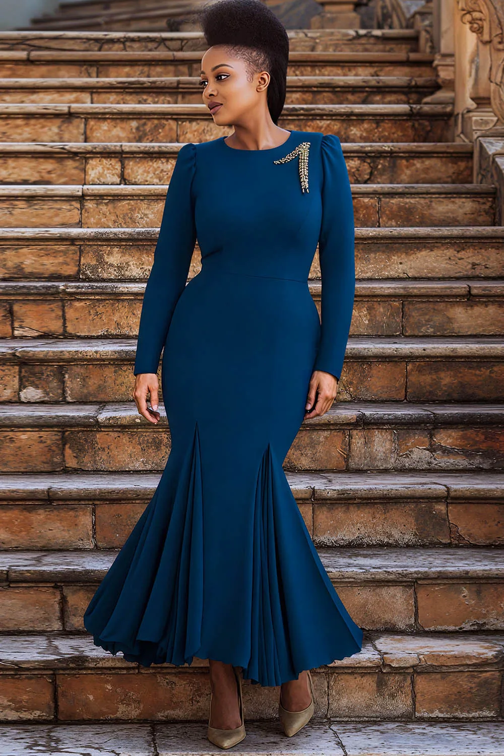 Vestidos largos de lentejuelas elegantes ajustados de manga larga con cuello redondo marrón para madre de la novia de talla grande