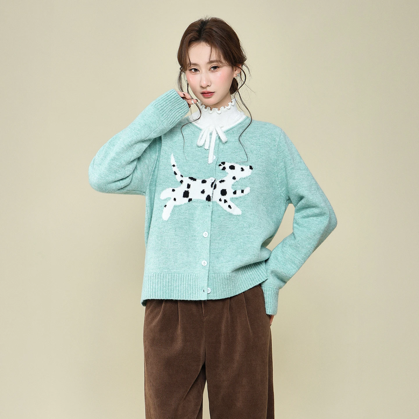 

Spotted Dog Mixed Color Sweater for Women, Autumn and Winter Atmosphere, Shoulder Knitted Sweater, Cute Girl Style Top