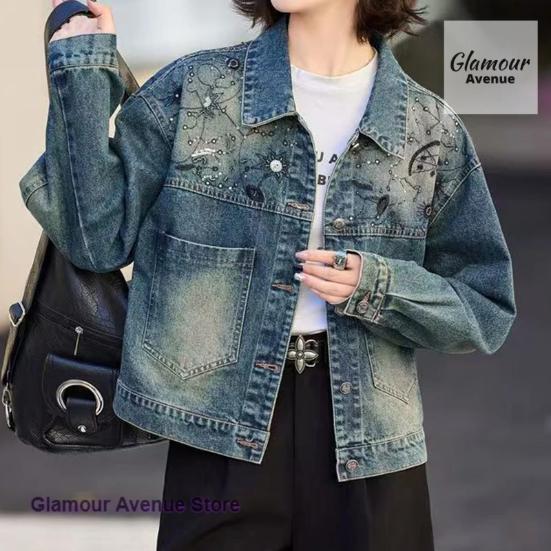 Ethnic embroidered denim jacket women's spring and autumn new fashion temperament retro short coat short rhinestone jacket.